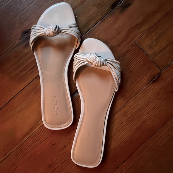 Express white slide Sandals 8 - Picture 1 of 2